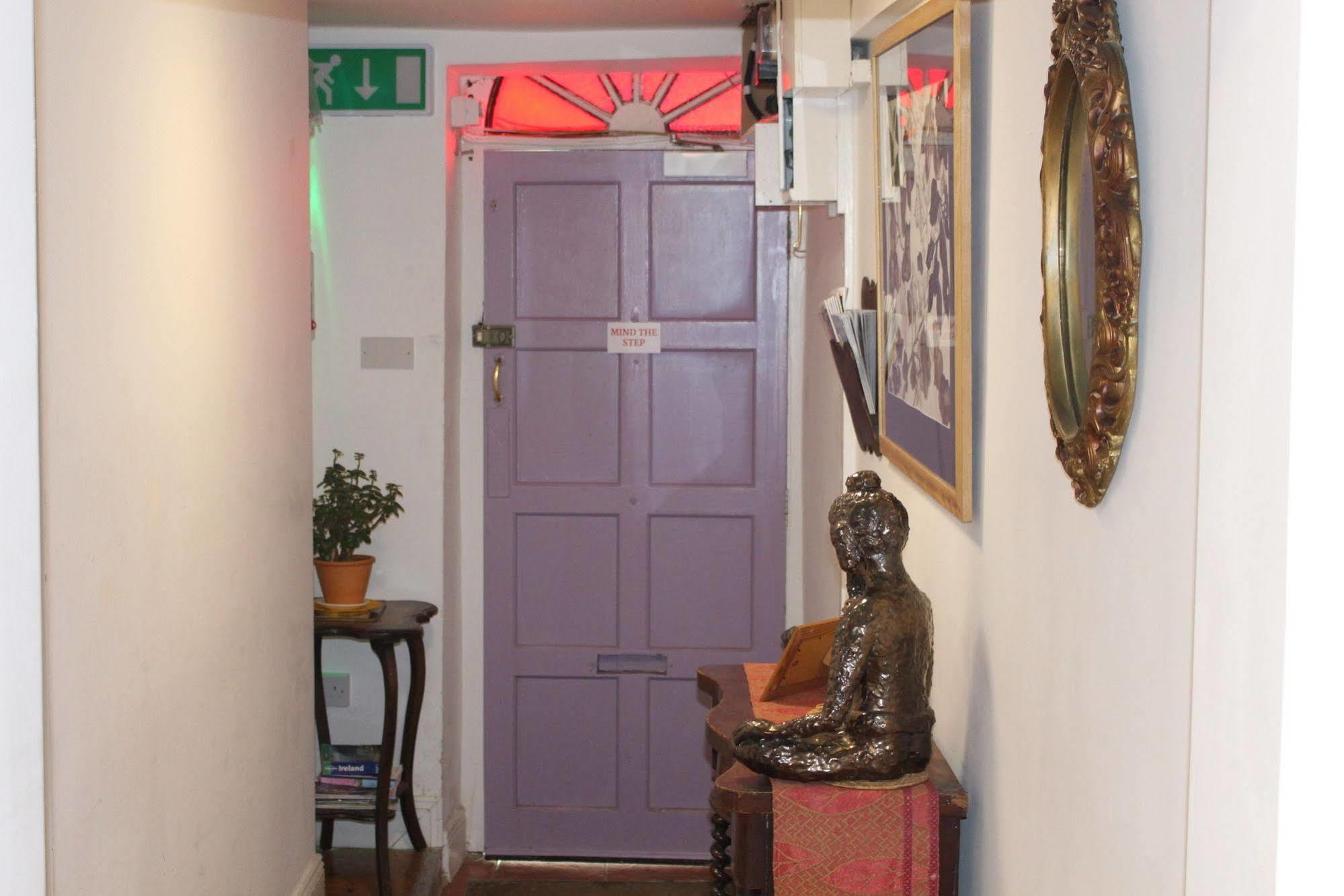 ホテル Artists House キンセール エクステリア 写真